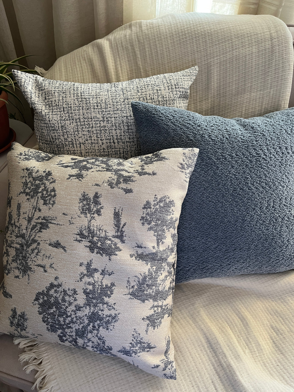 Sahab Cushion